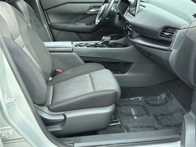 Used 2024 Nissan Rogue SV image 36