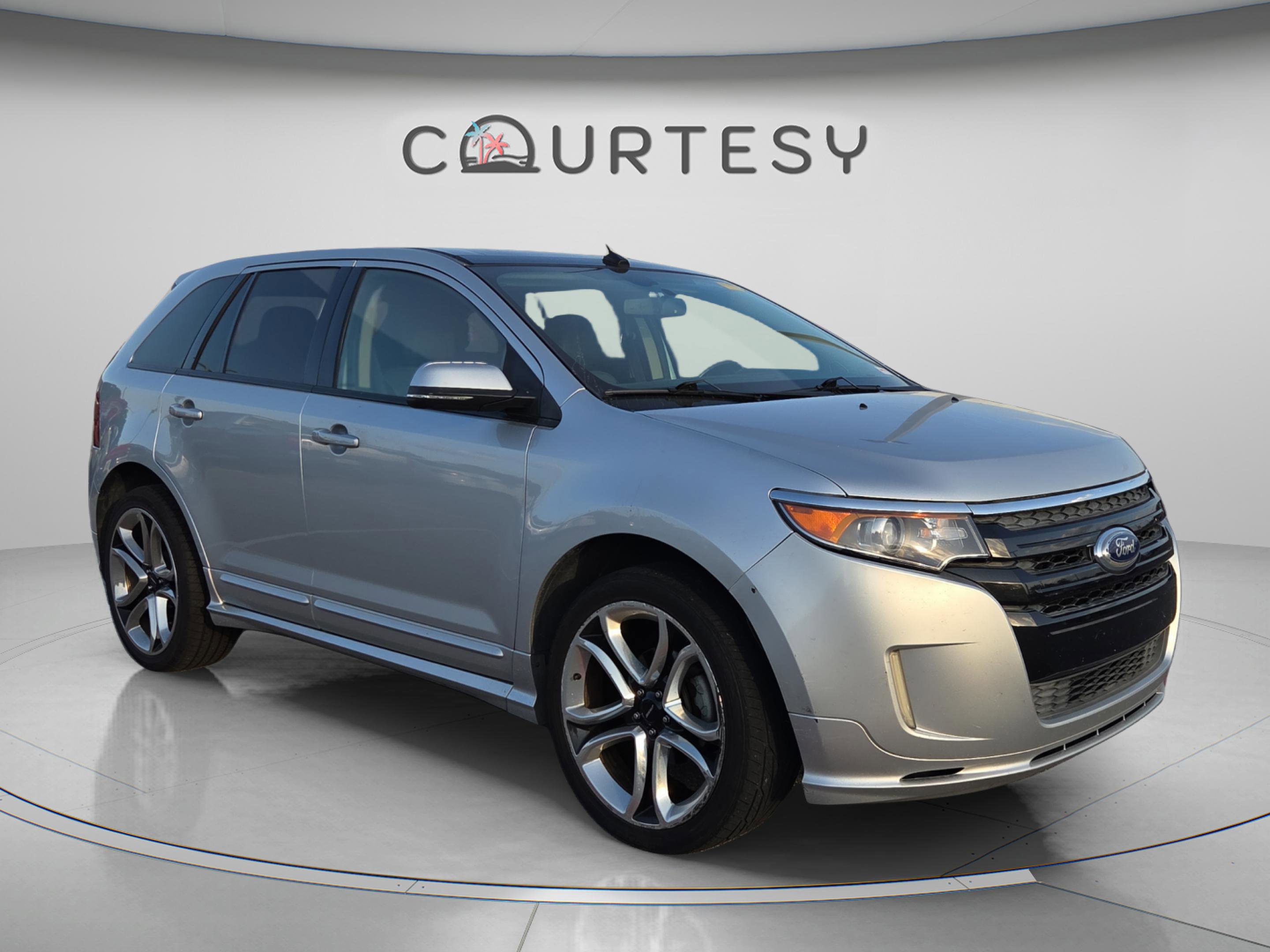 Used 2014 Ford Edge Sport w/ Driver Entry Package FWD image 3