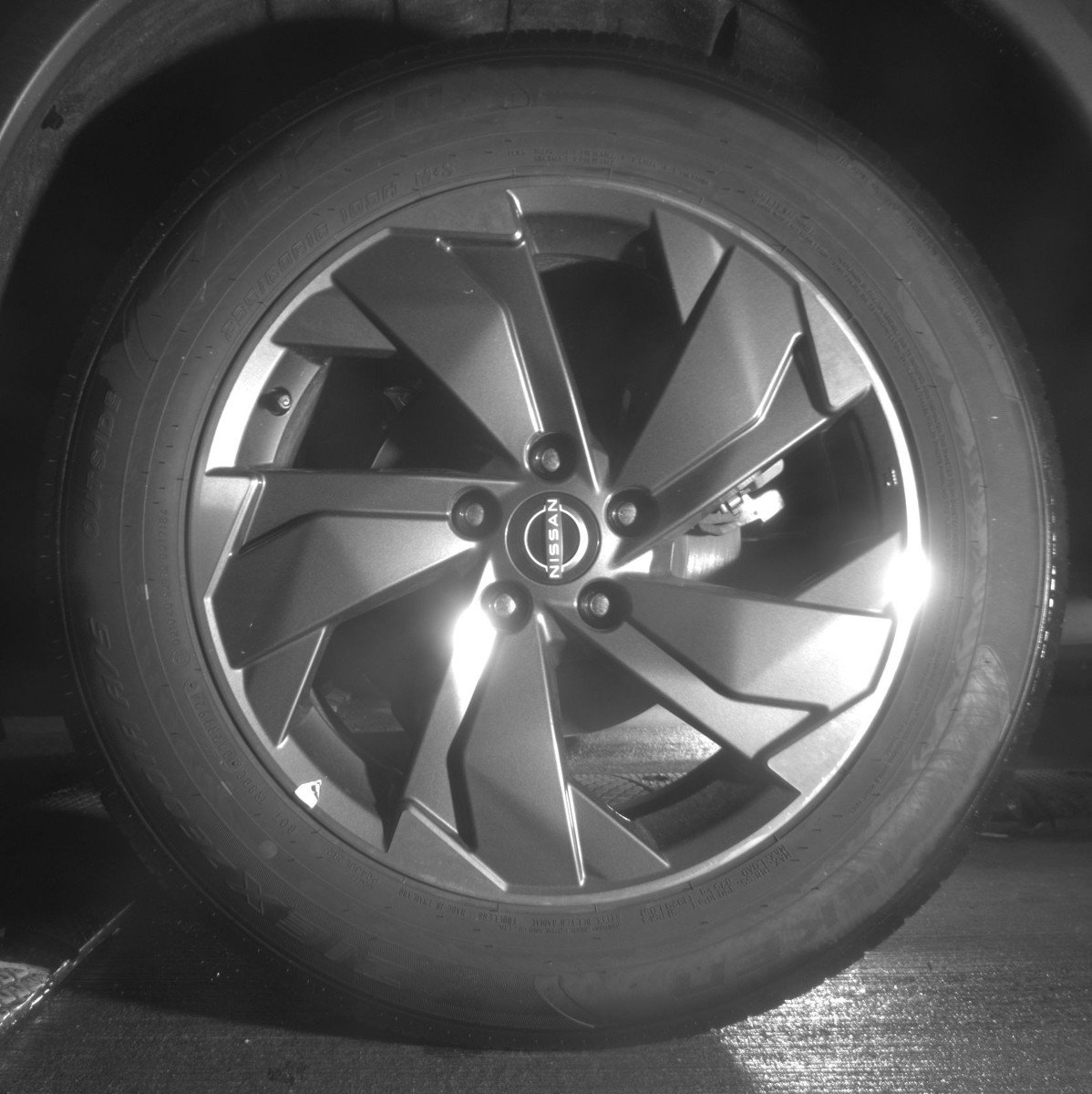 Used 2025 Nissan Rogue SV FWD image 14