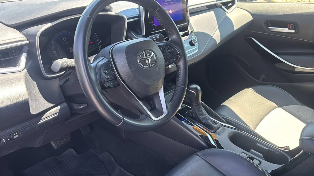 Used 2025 Toyota Corolla XSE FWD image 25