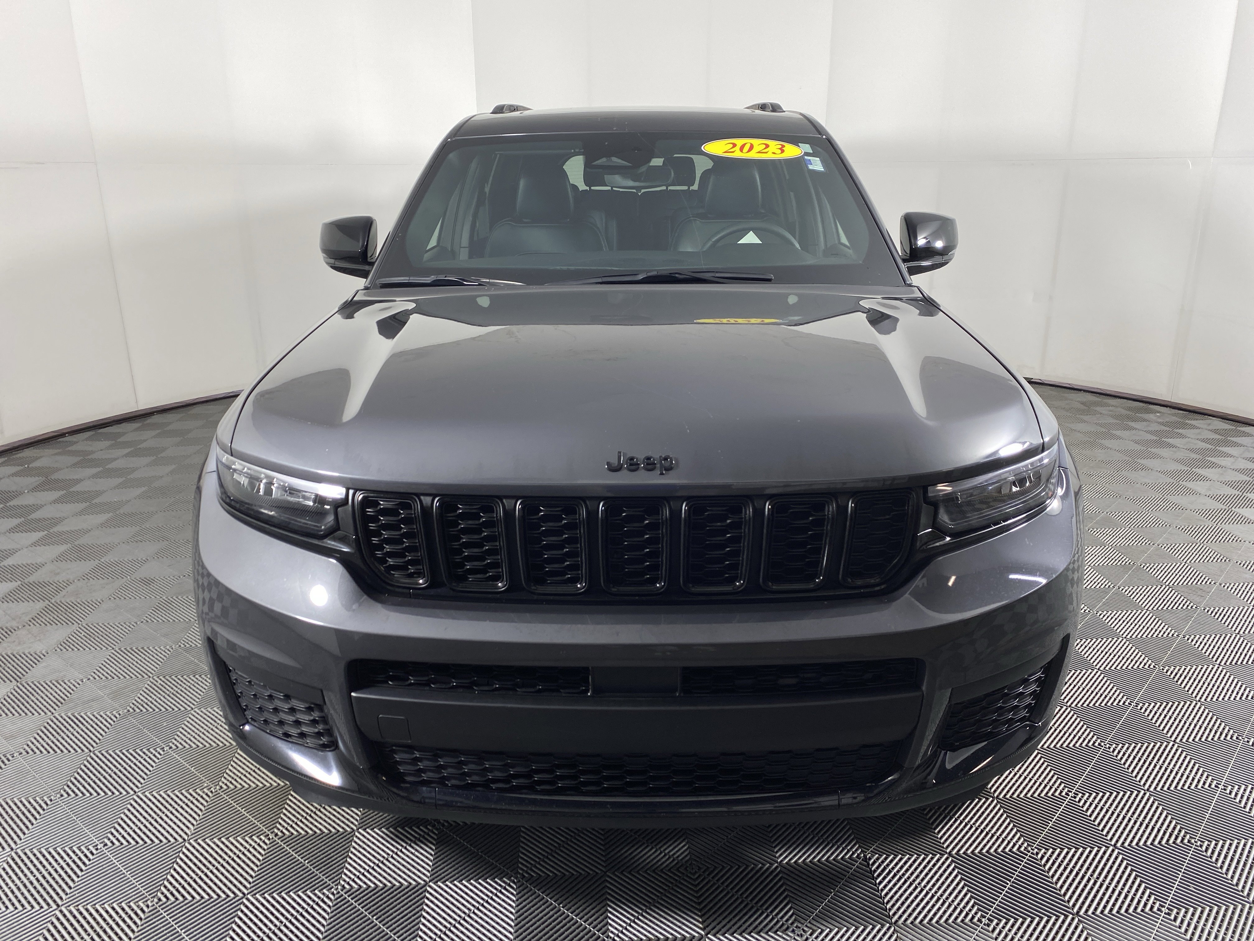 Used 2023 Jeep Grand Cherokee L Laredo image 12