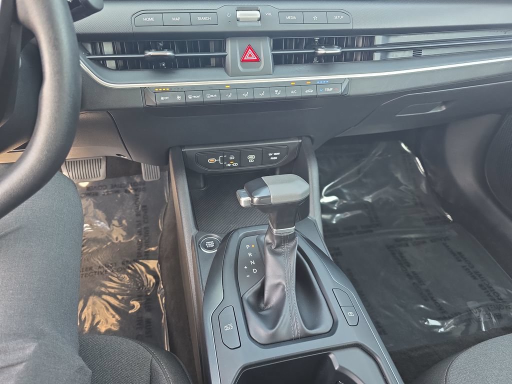 Used 2025 Kia K4 FWD image 16