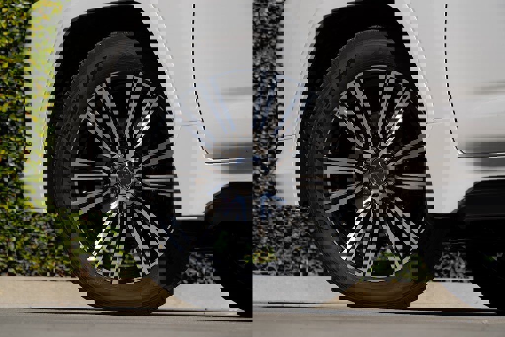 New 2026 Lexus LX 600 4WD w/ Luxury Package image 8