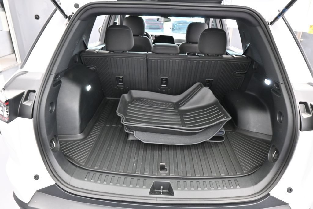 Used 2026 Chevrolet Equinox LT FWD image 41