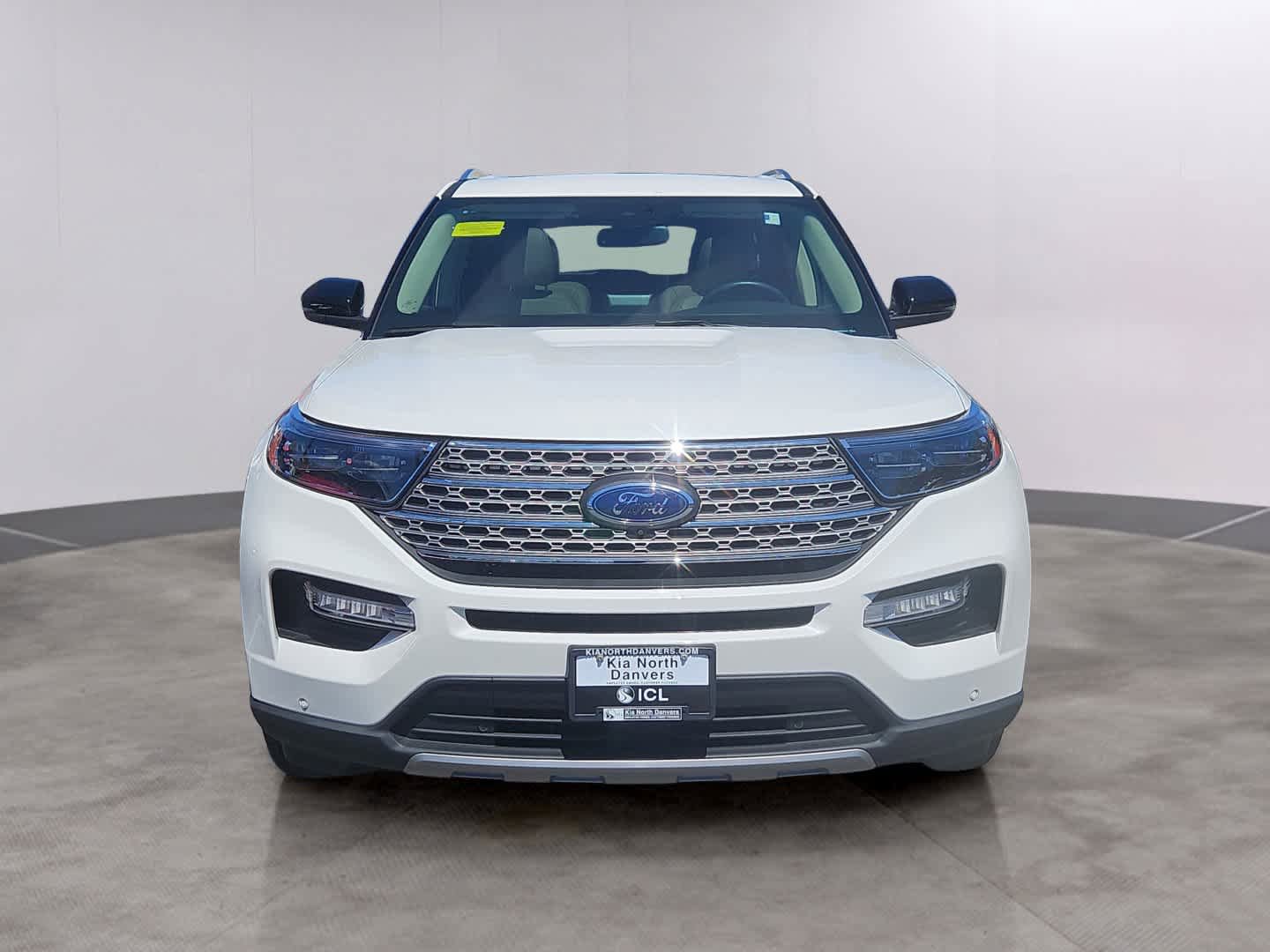 Used 2023 Ford Explorer Limited w/ Limited Technology Package AWD/4WD image 2