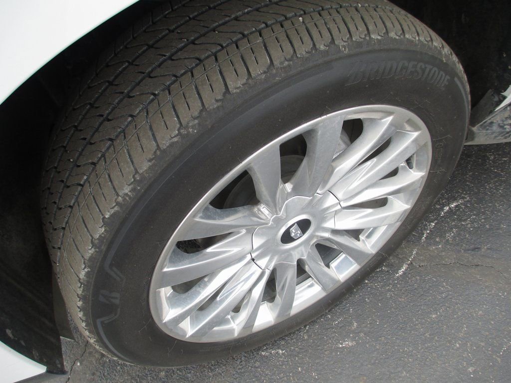 Used 2024 Cadillac Escalade Premium Luxury image 13