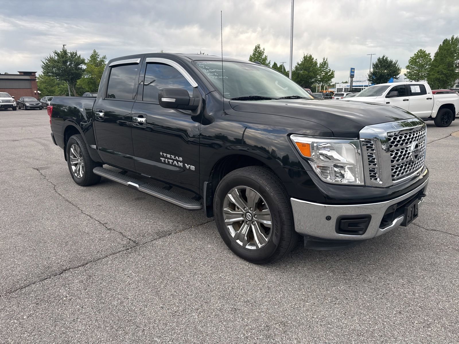 Used 2018 Nissan Titan SV w/ SV Convenience Package AWD/4WD image 3