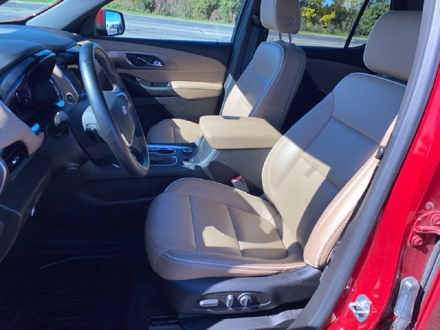 Used 2023 Chevrolet Traverse Premier w/ LPO, Floor Liner Package AWD/4WD image 16