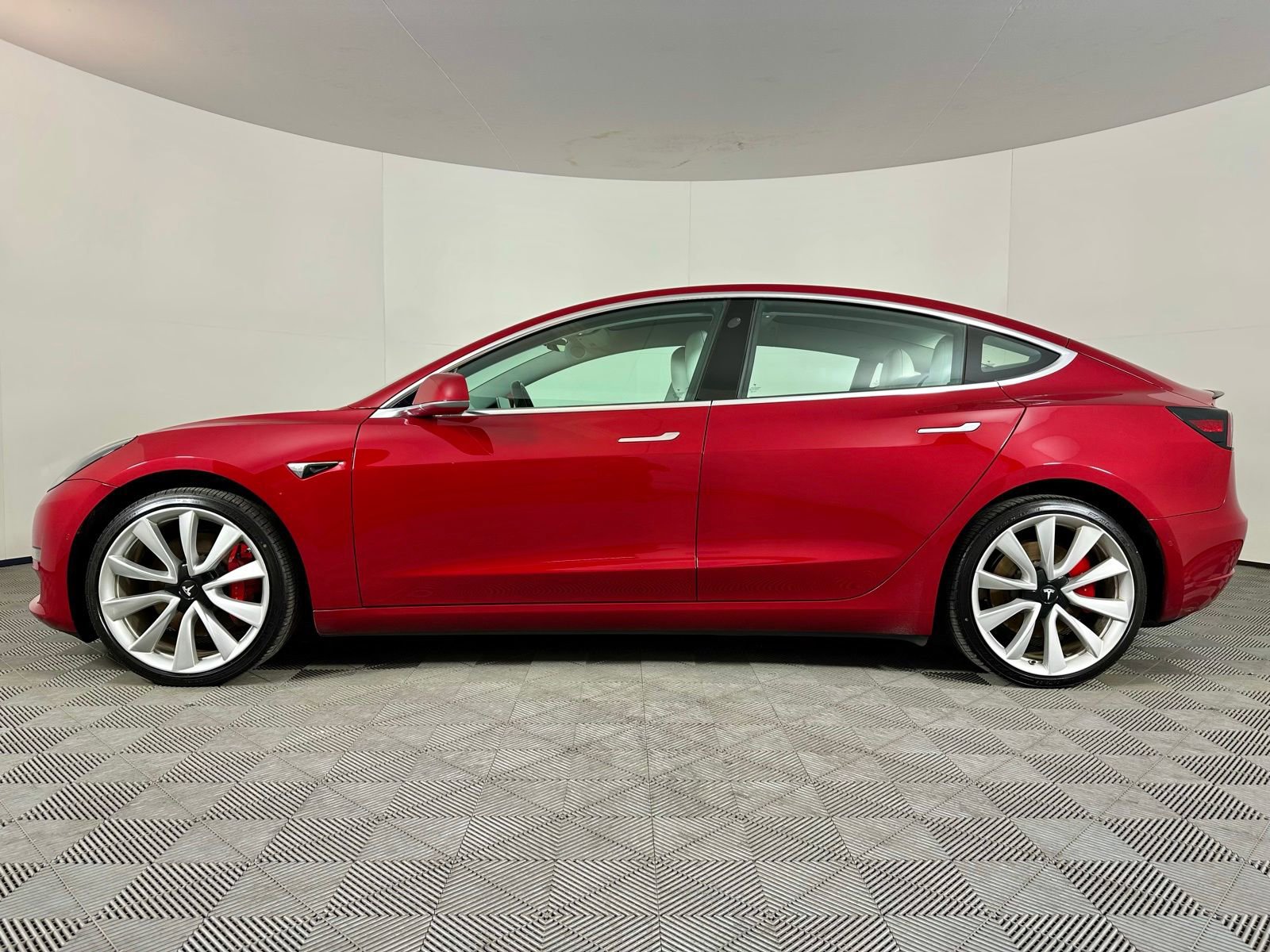 Used 2018 Tesla Model 3 Long Range AWD/4WD image 16