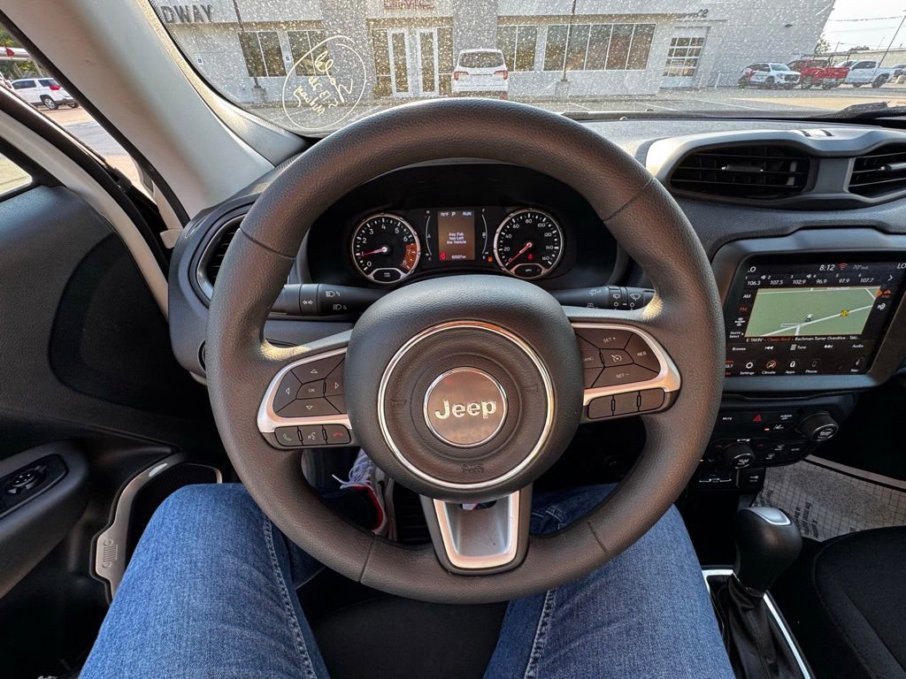 Used 2023 Jeep Renegade Latitude AWD/4WD image 12