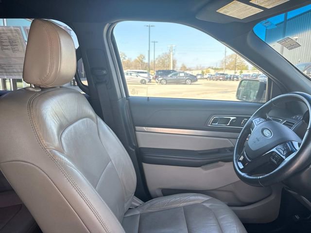 Used 2018 Ford Explorer XLT w/ Equipment Group 202A image 15