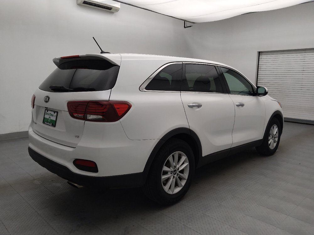 Used 2020 Kia Sorento LX image 9