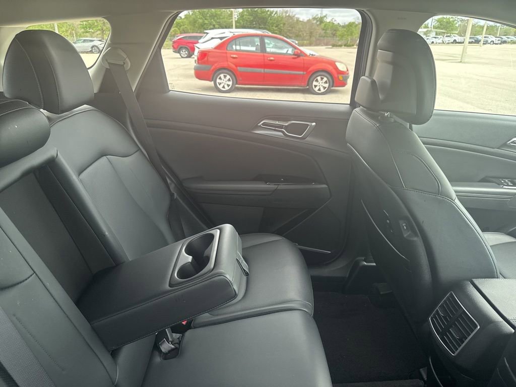 Used 2023 Kia Sportage EX image 15