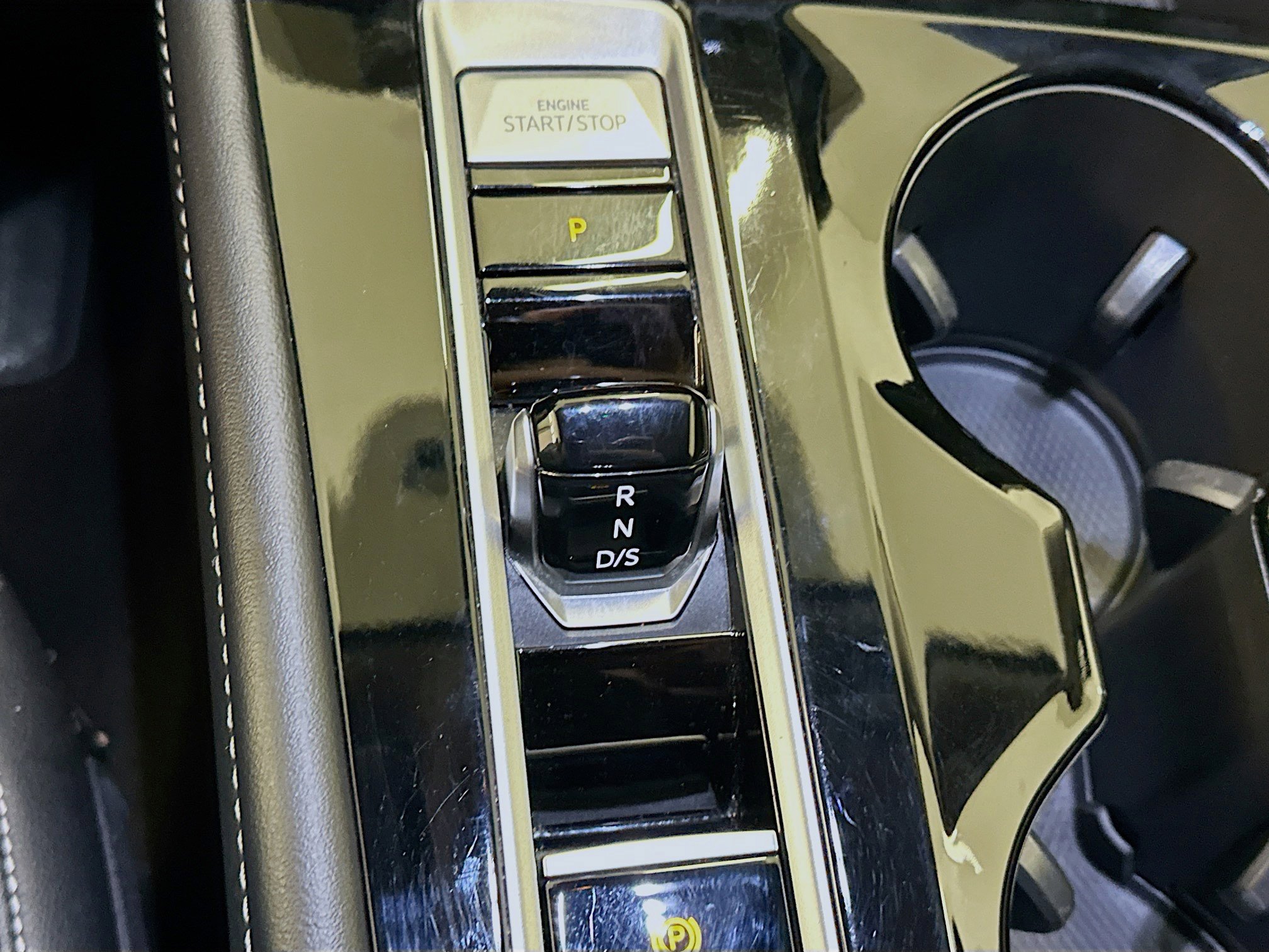 Used 2024 Volkswagen Atlas SE image 25