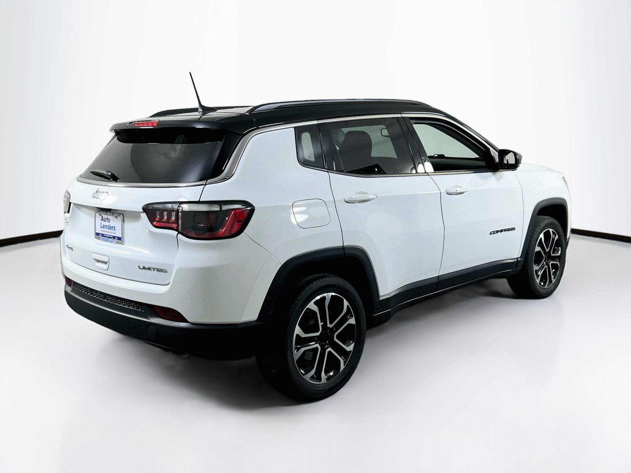 Used 2022 Jeep Compass Limited AWD/4WD image 5