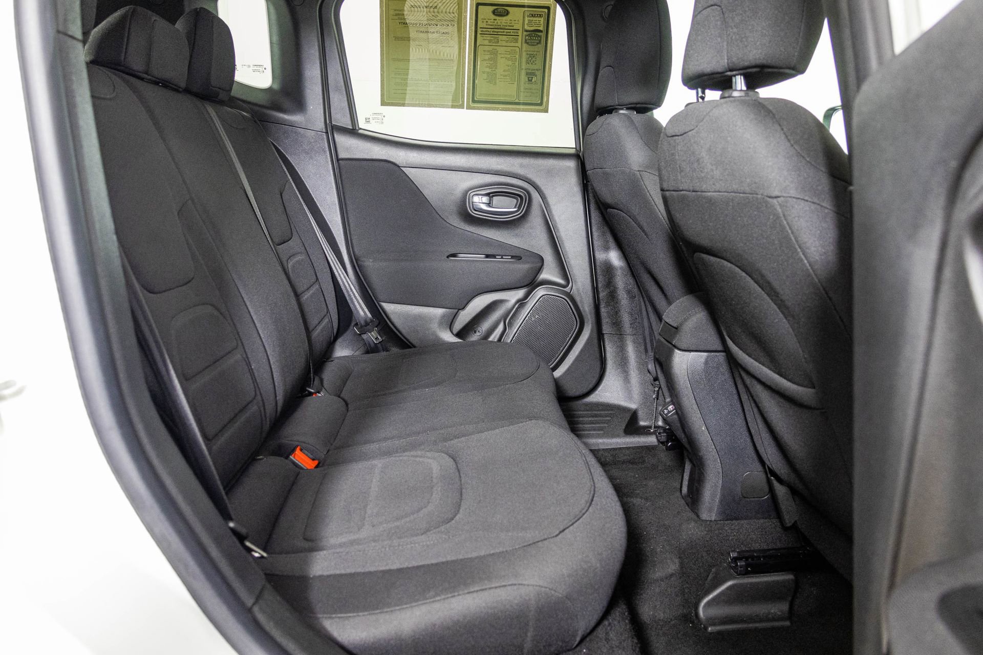 Used 2019 Jeep Renegade Latitude FWD image 39
