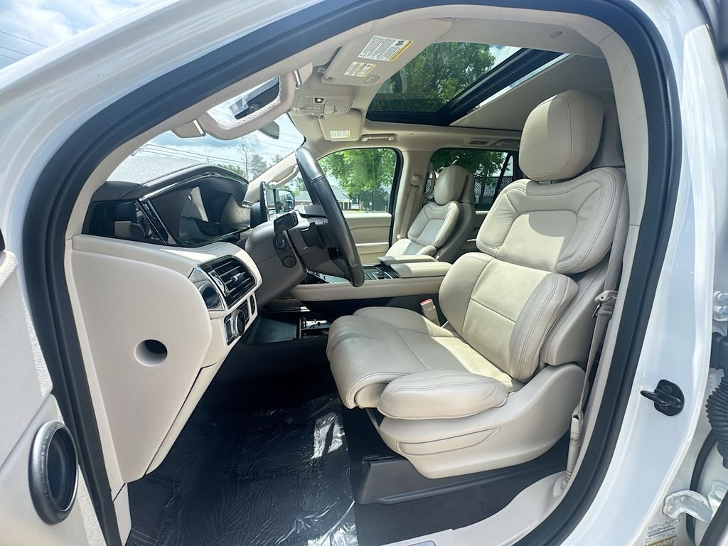 Used 2020 Lincoln Navigator Reserve w/ Luxury Package AWD/4WD image 19