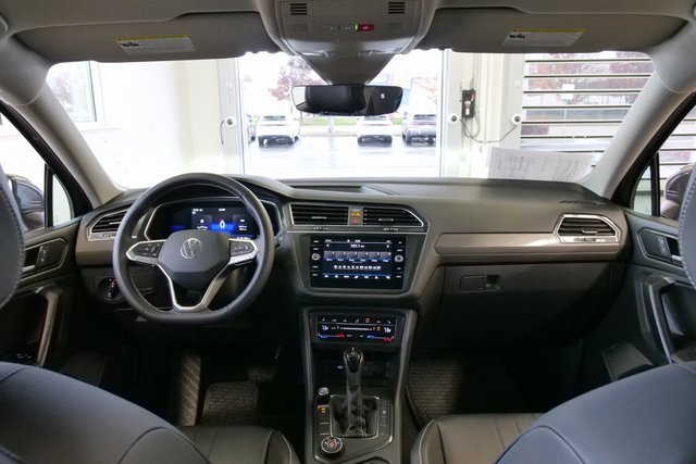 Used 2022 Volkswagen Tiguan SE image 18