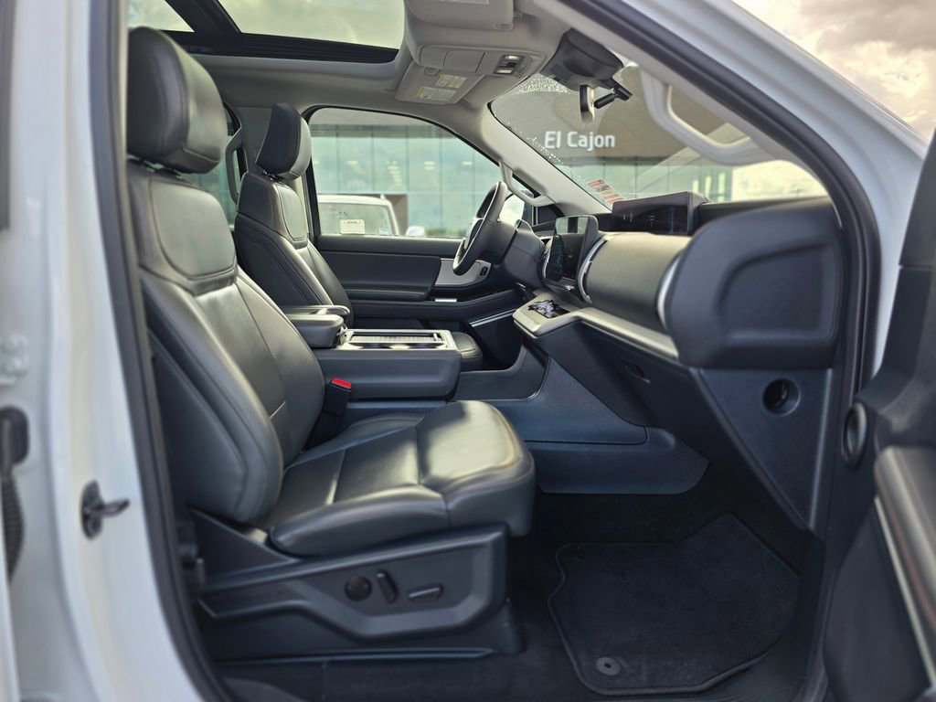 Used 2025 Ford Expedition Active AWD/4WD image 10