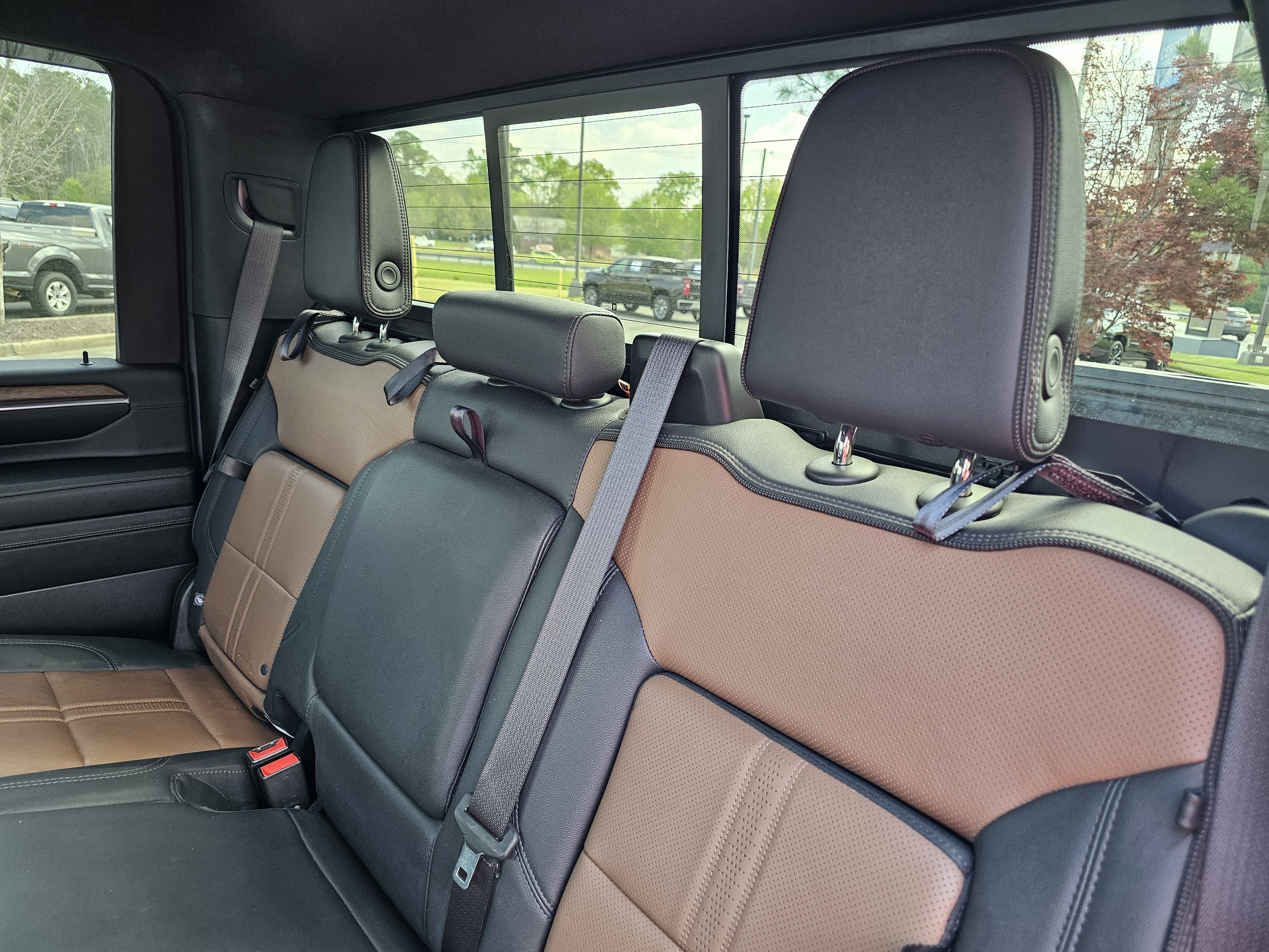 Used 2024 Chevrolet Silverado 3500 High Country w/ High Country Premium Package image 34