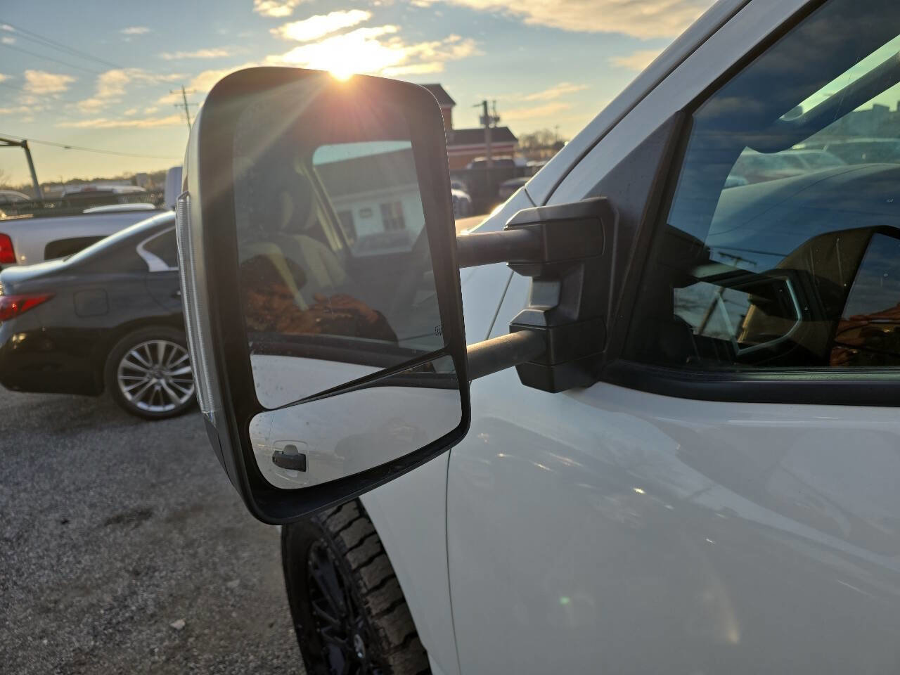 Used 2018 Nissan Titan XD image 64