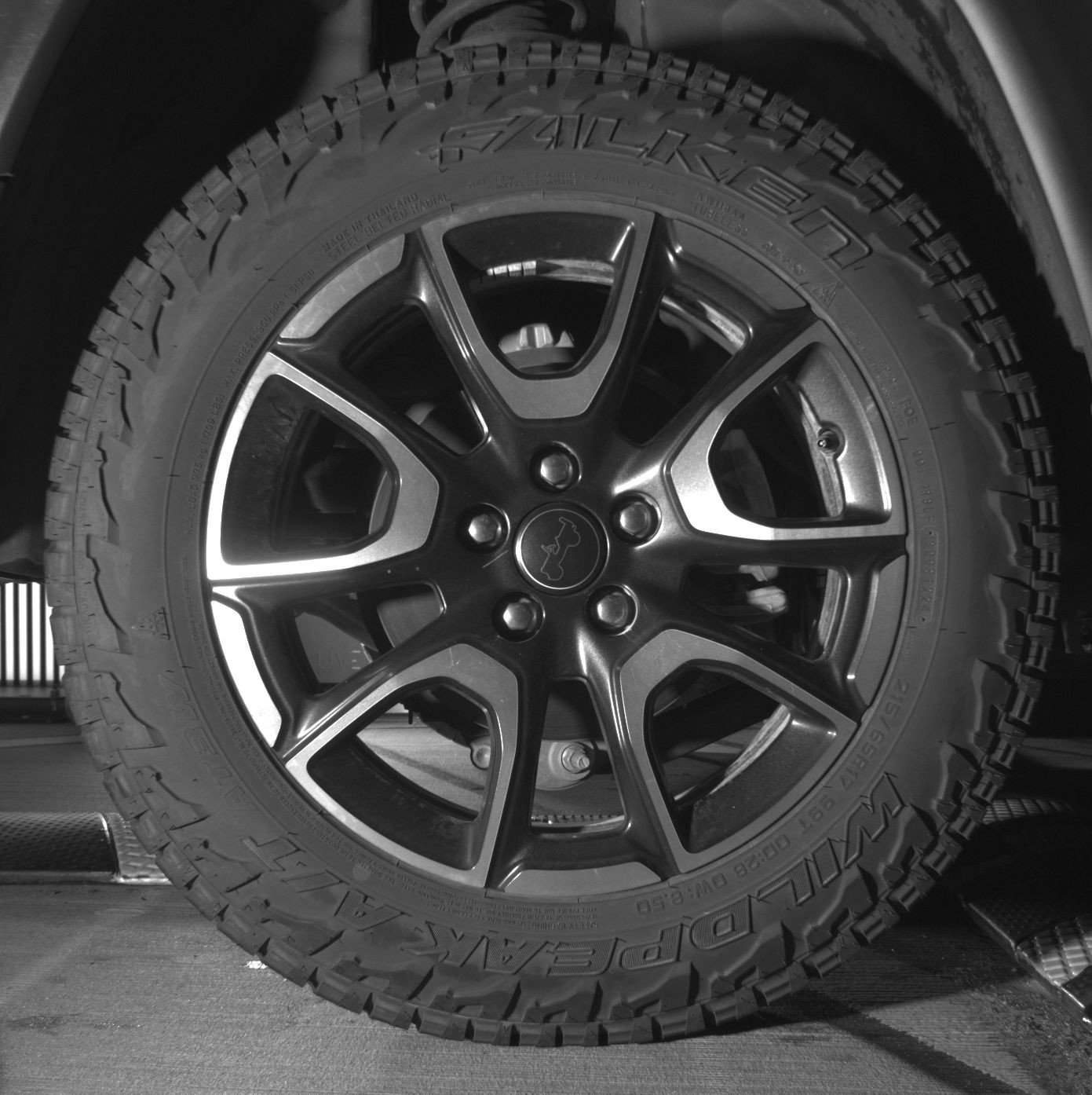 Used 2025 Jeep Compass Trailhawk w/ Trailer Tow Group AWD/4WD image 15
