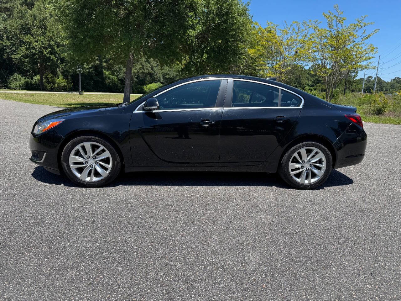 Used 2015 Buick Regal FWD image 3