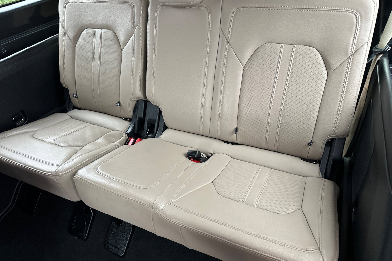 Used 2023 Ford Expedition Limited image 15