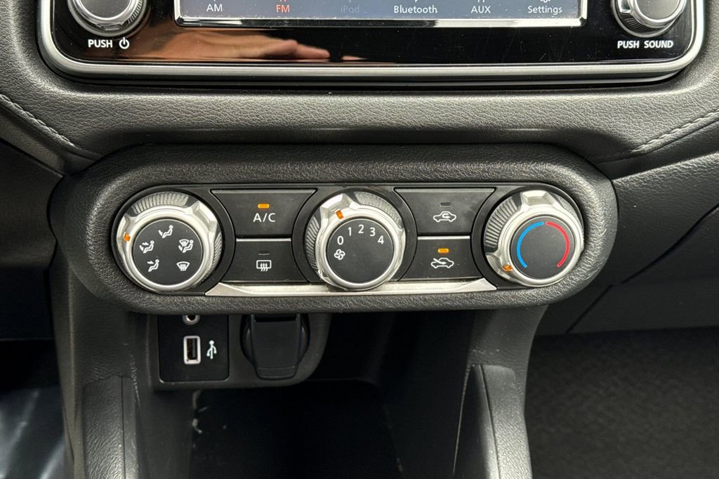 Used 2020 Nissan Versa S FWD image 29