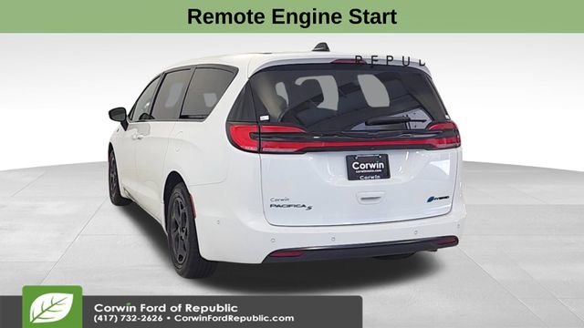 Used 2024 Chrysler Pacifica Select image 7