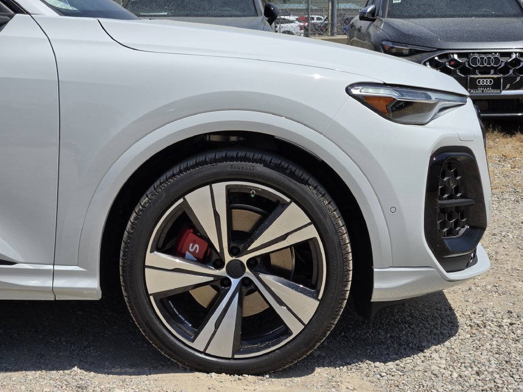 New 2026 Audi SQ5 Prestige AWD/4WD image 13