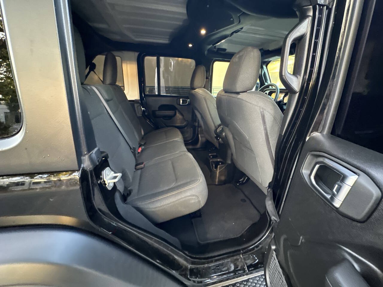 Used 2024 Jeep Wrangler Unlimited Sport AWD/4WD image 22