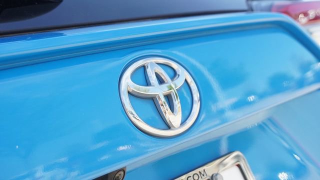 Used 2019 Toyota RAV4 LE image 12