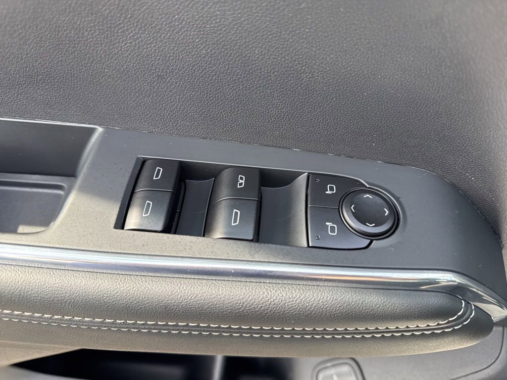 Used 2025 GMC Acadia Elevation FWD image 27