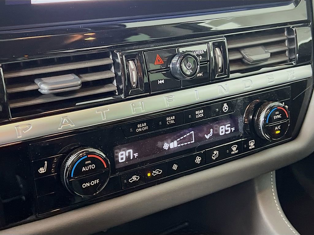 New 2026 Nissan Pathfinder SL image 13