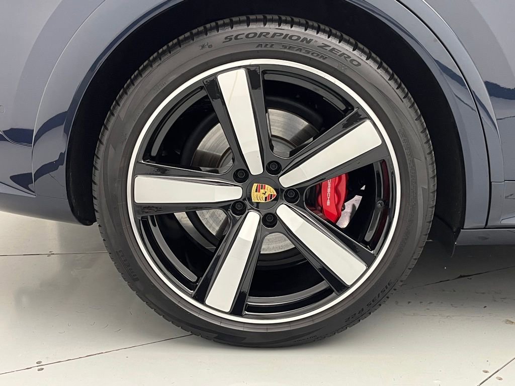 Used 2024 Porsche Cayenne Turbo image 48