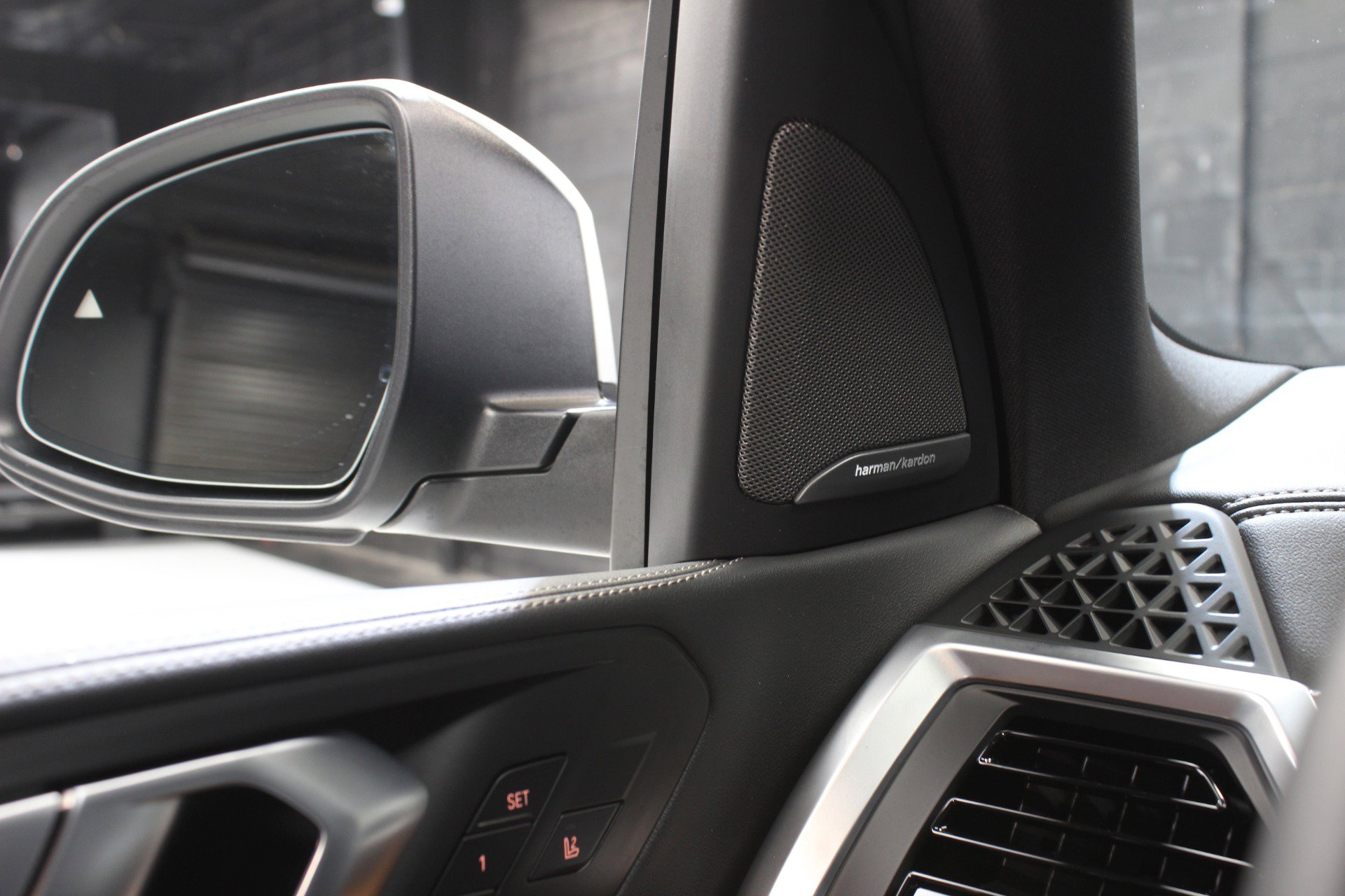 Used 2024 BMW X5 sDrive40i w/ Premium Package image 25