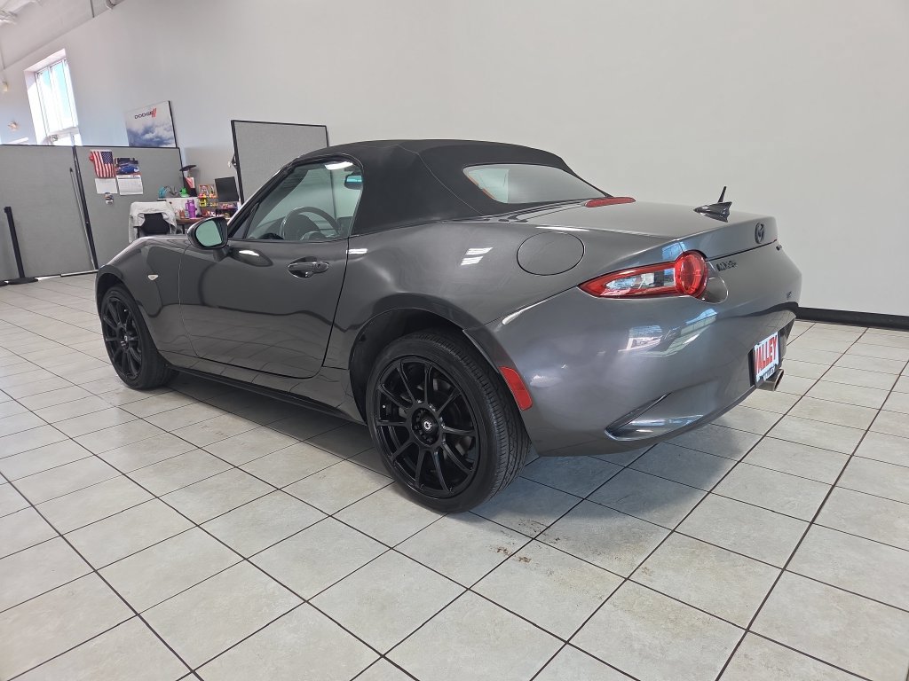 Used 2021 MAZDA MX-5 Miata Grand Touring RWD image 9