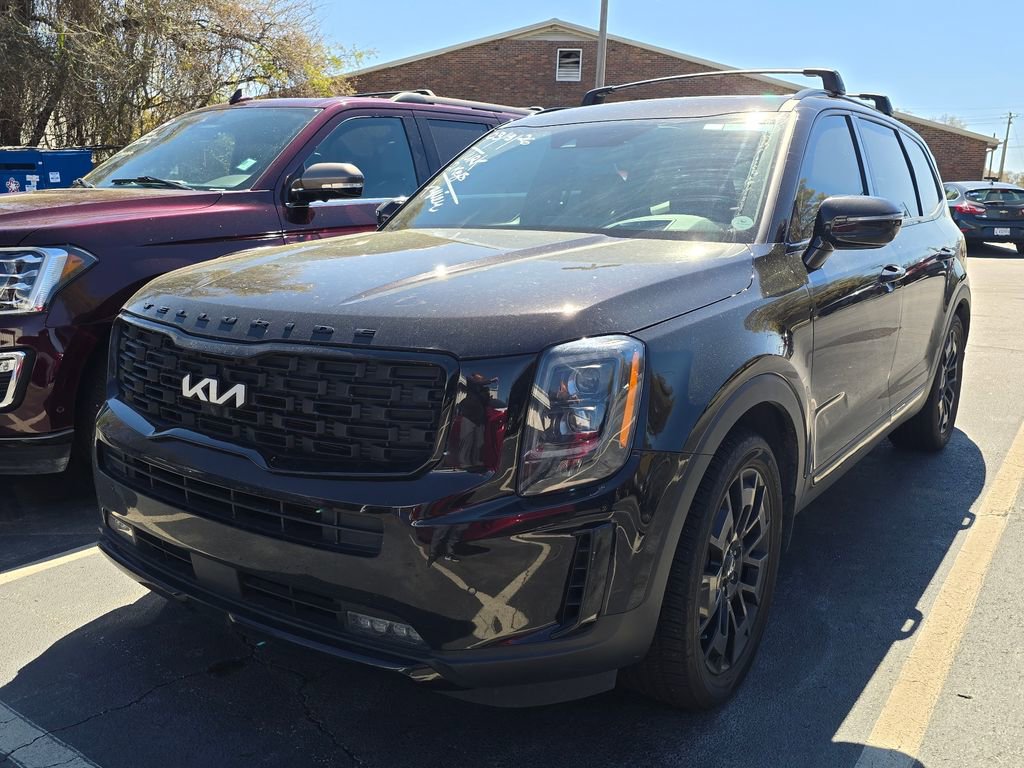 Used 2022 Kia Telluride SX w/ SX Prestige Package image 3