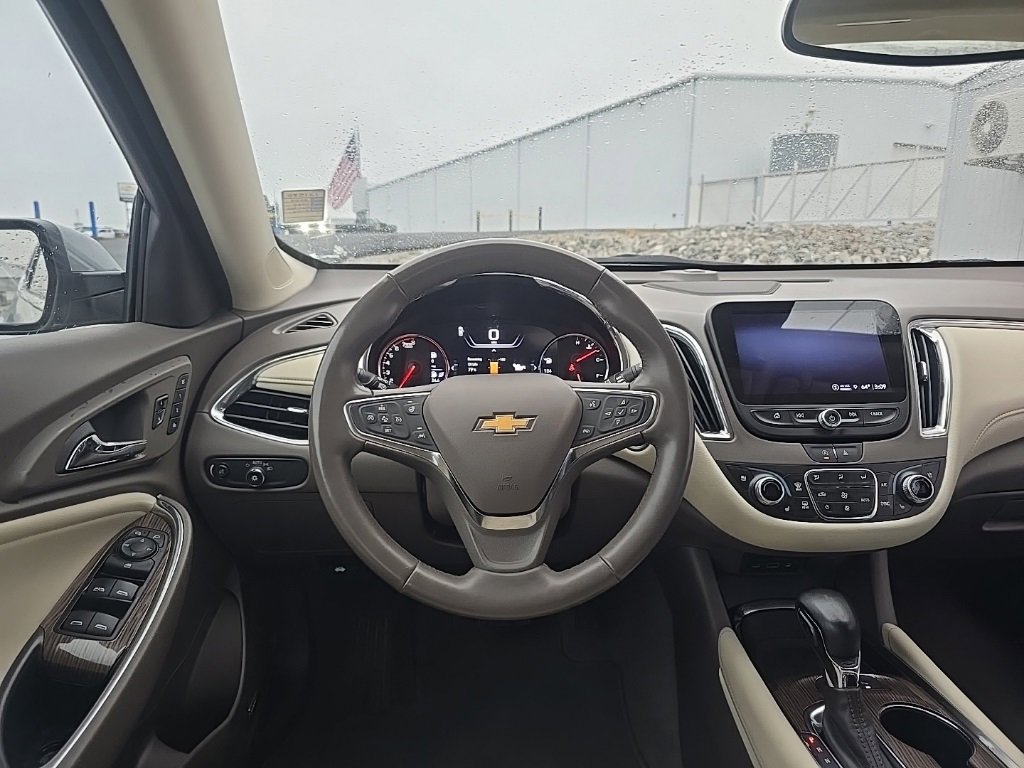 Used 2024 Chevrolet Malibu LT image 2