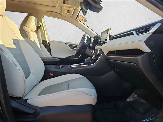 Used 2021 Toyota RAV4 Limited FWD image 23