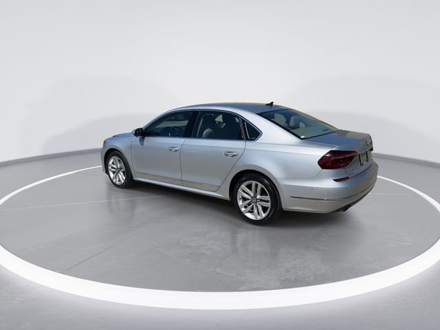 Used 2017 Volkswagen Passat 1.8T SEL Premium FWD image 5