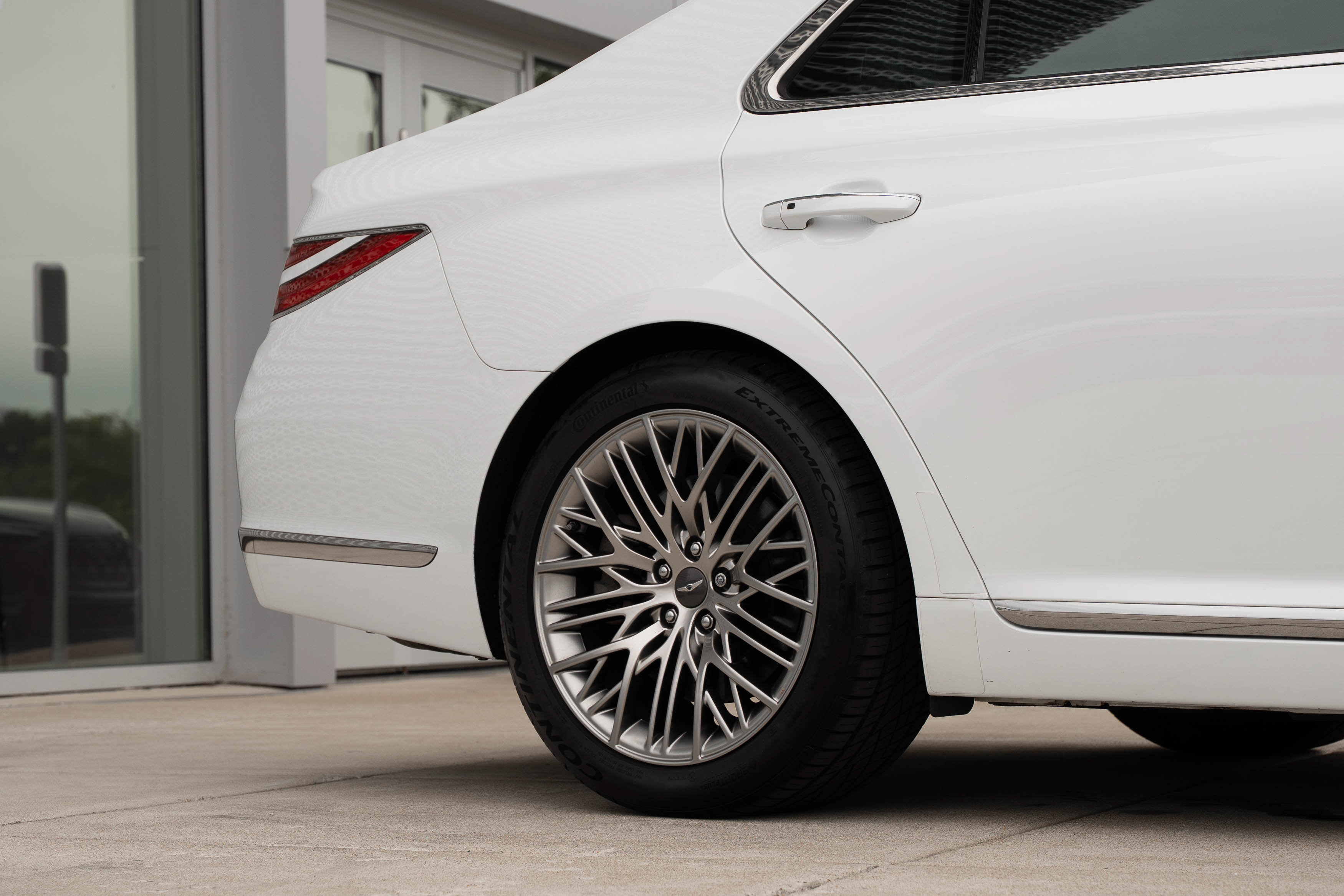 Used 2021 Genesis G90 3.3T Premium AWD/4WD image 36