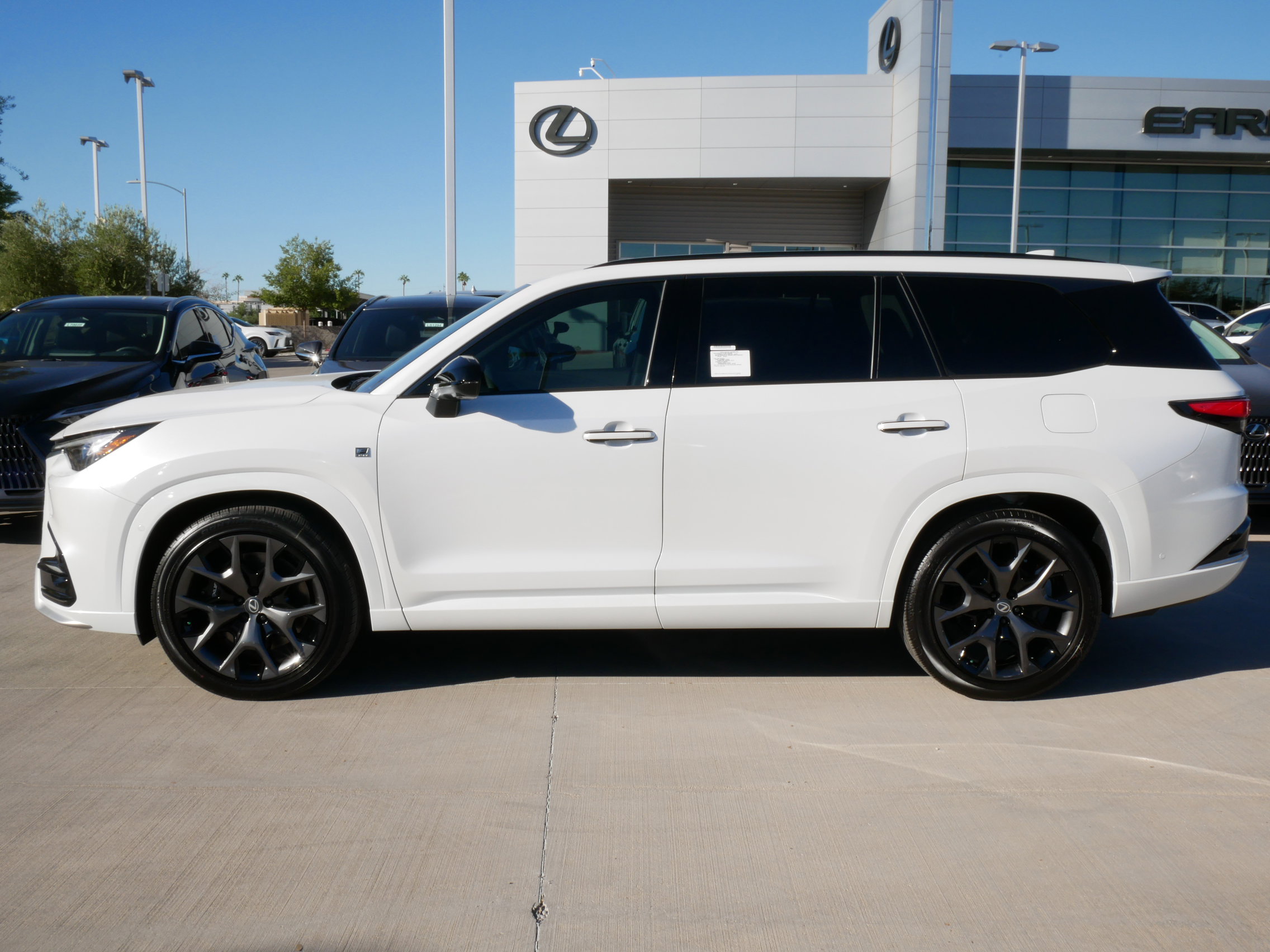 New 2026 Lexus TX 500h AWD image 3