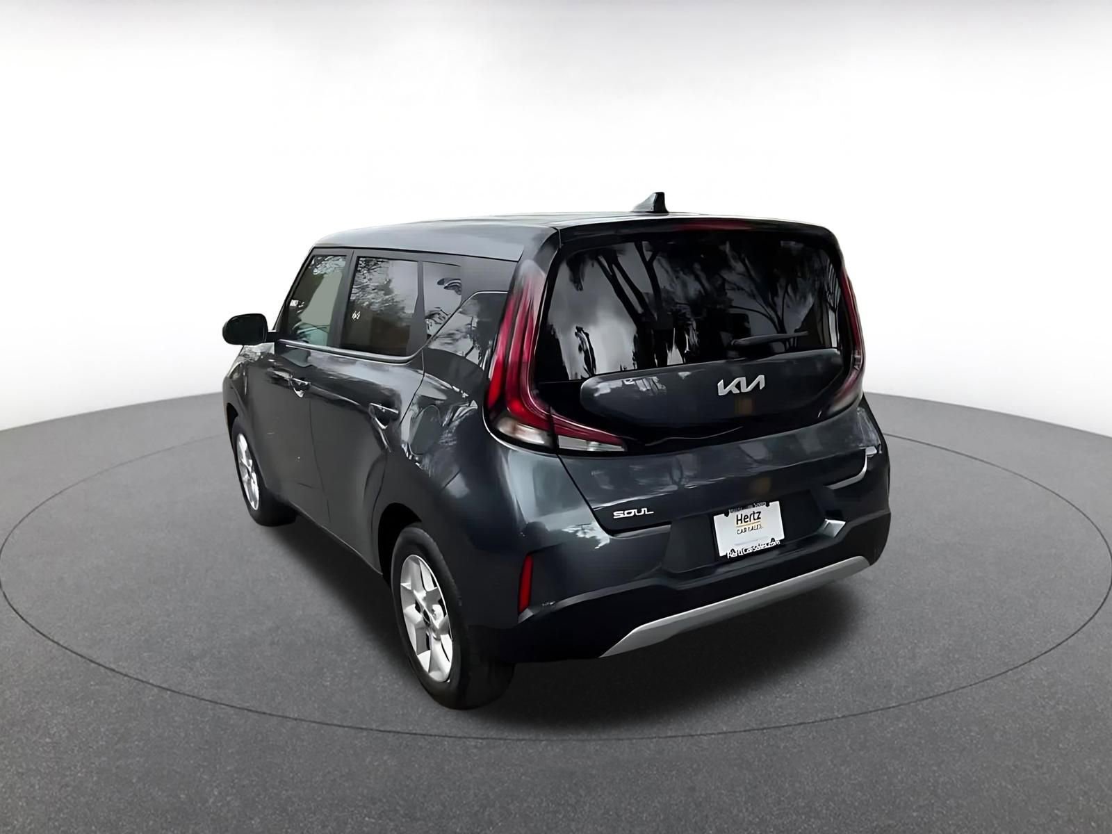 Used 2025 Kia Soul LX w/ LX Technology Package image 11