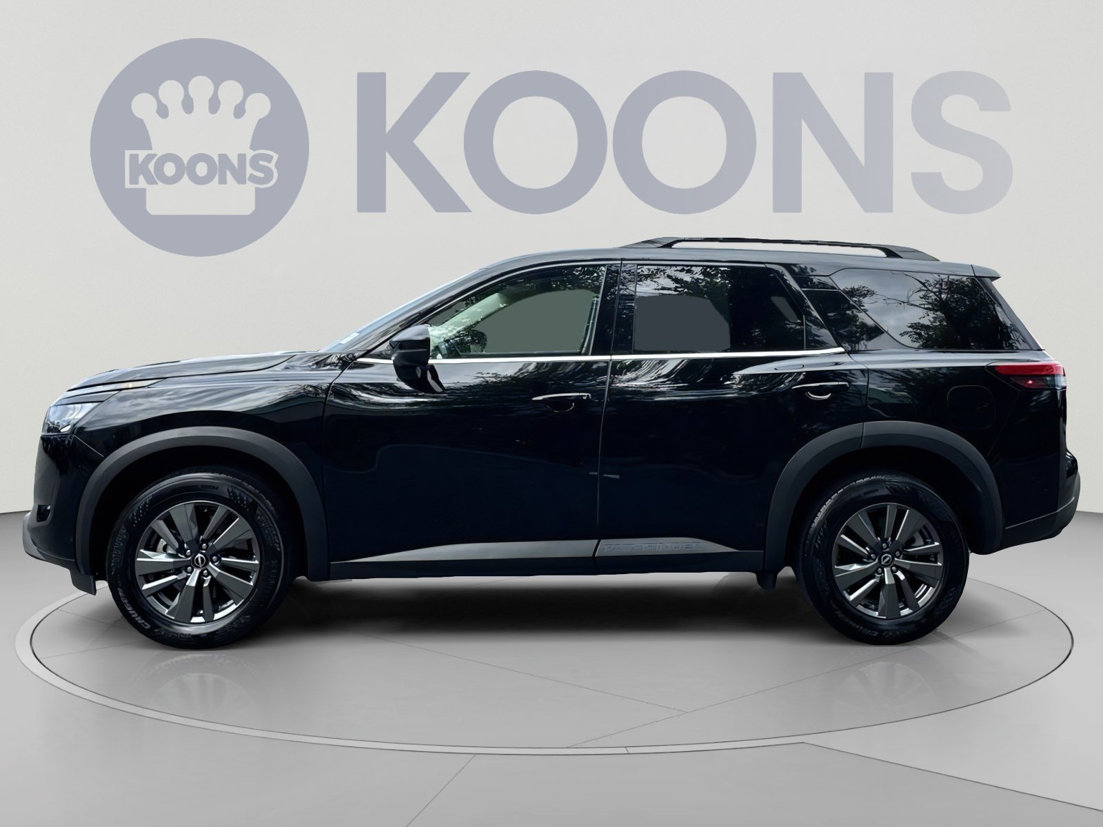 Used 2025 Nissan Pathfinder SV AWD/4WD image 7