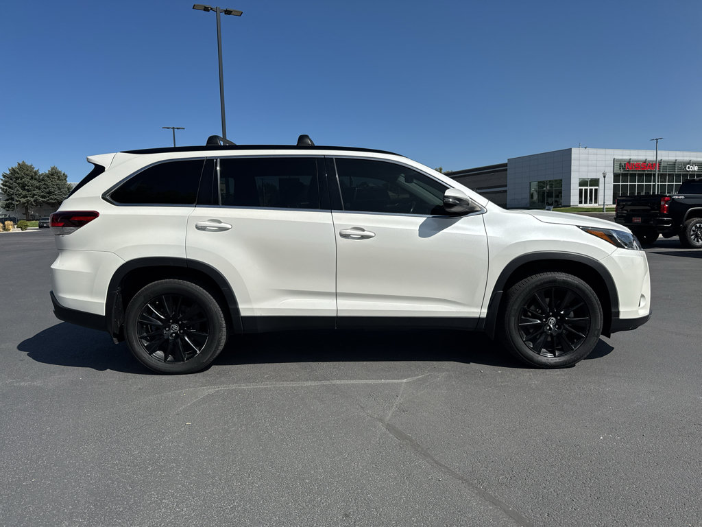 Used 2019 Toyota Highlander SE AWD/4WD image 2