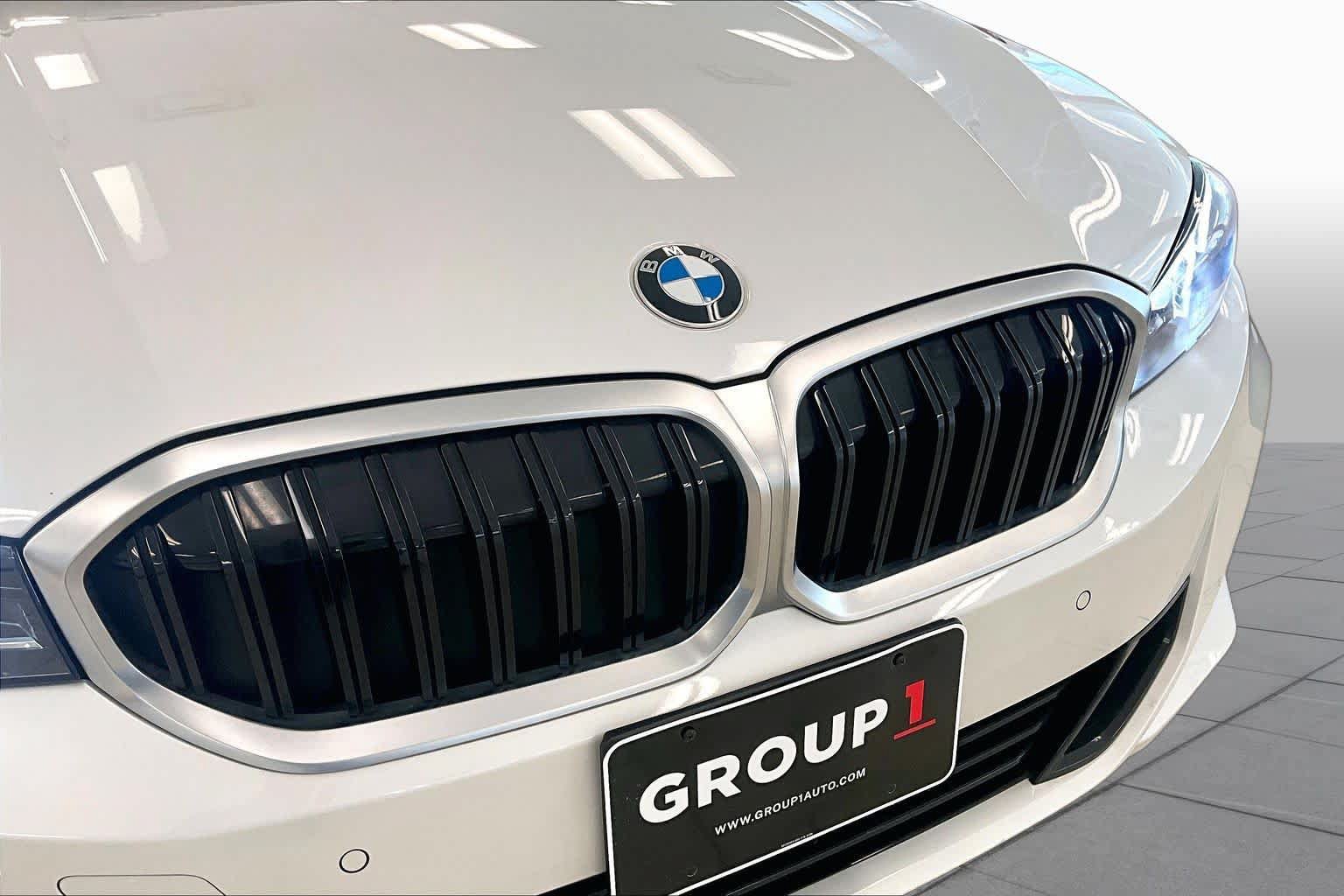 Used 2024 BMW 330i Sedan w/ Convenience Package RWD image 27