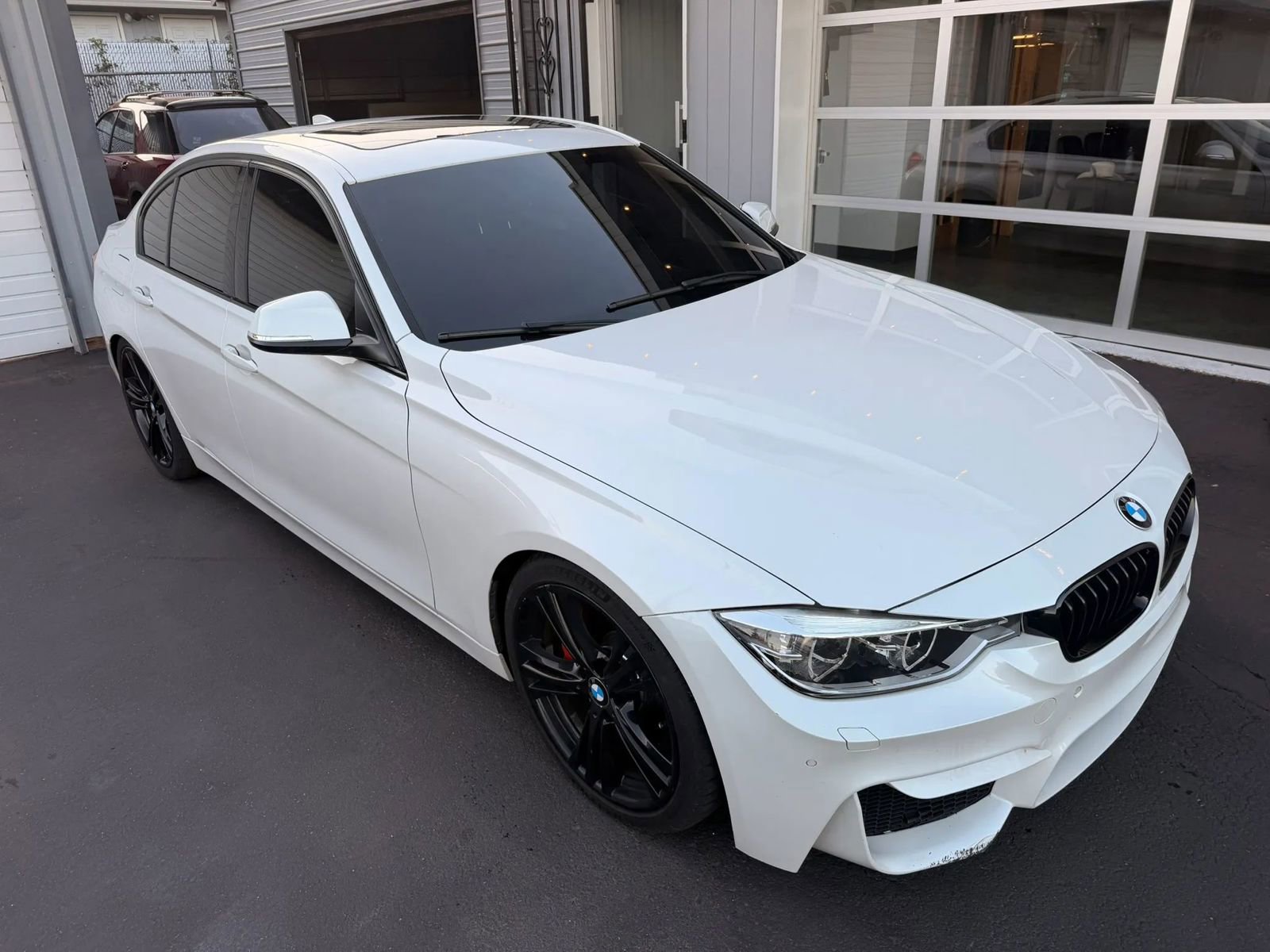 Used 2017 BMW 340i Sedan w/ Technology Package image 1