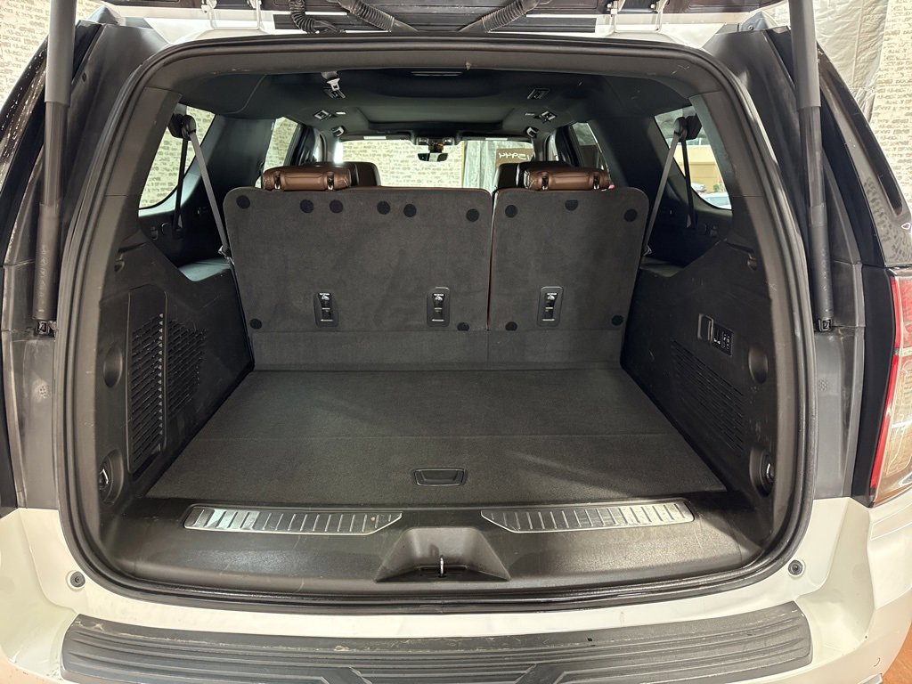 Used 2022 Chevrolet Suburban High Country image 14